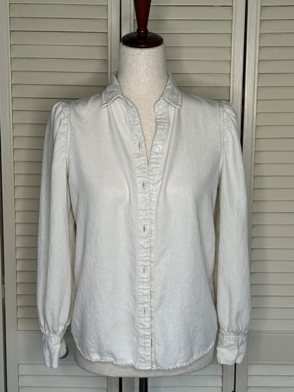 Rails Angelica Dust Acid Wash Button-Down Shirt with Puff Sleeves | Extra Small - Picture 3 of 6